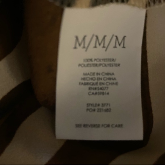 Cabi Zebra Print Top Blouse Womens Medium Brown Tan Flutter Sleeve V Neck Career - Picture 6 of 7